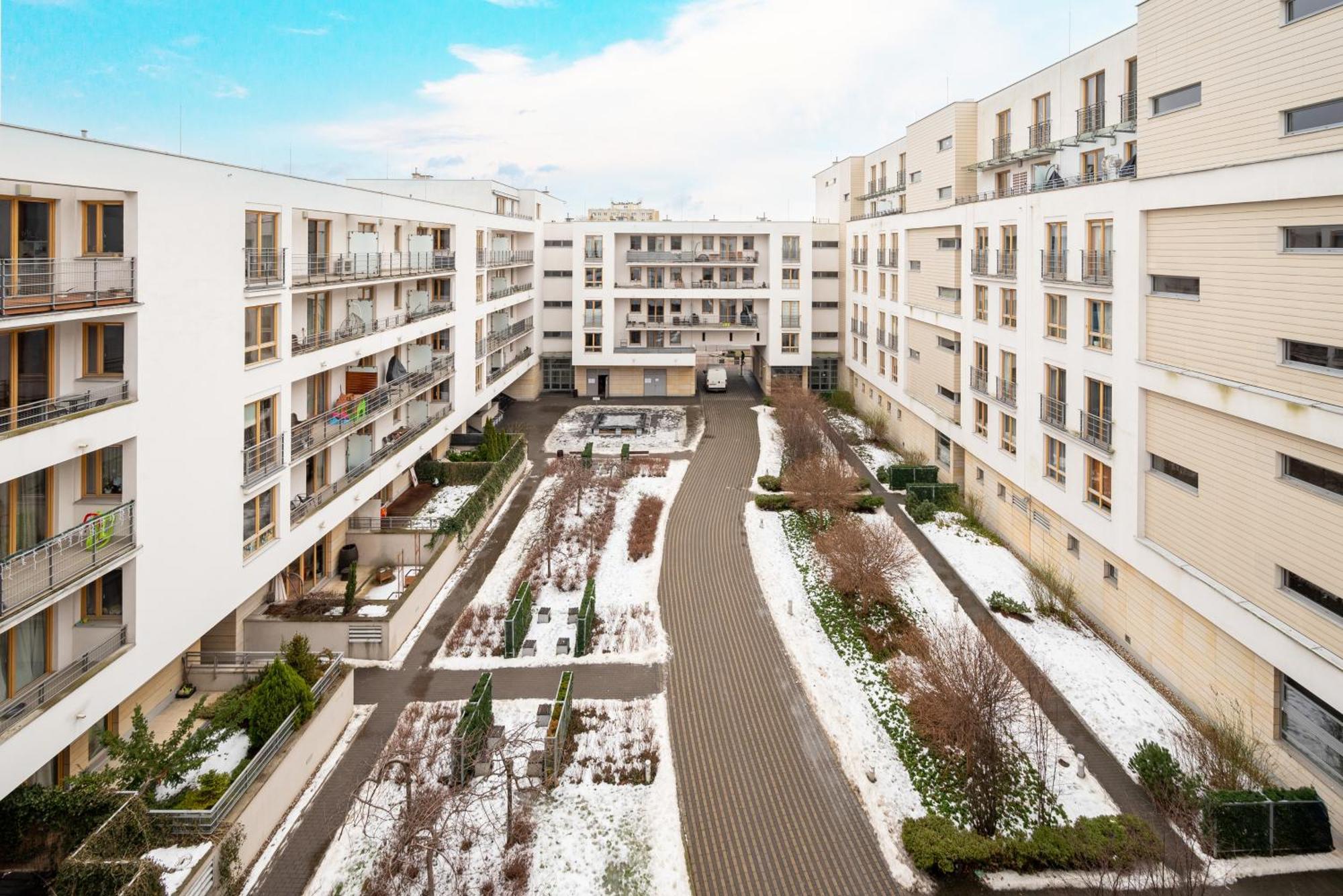 Obrzezna Beige Leilighet Warszawa